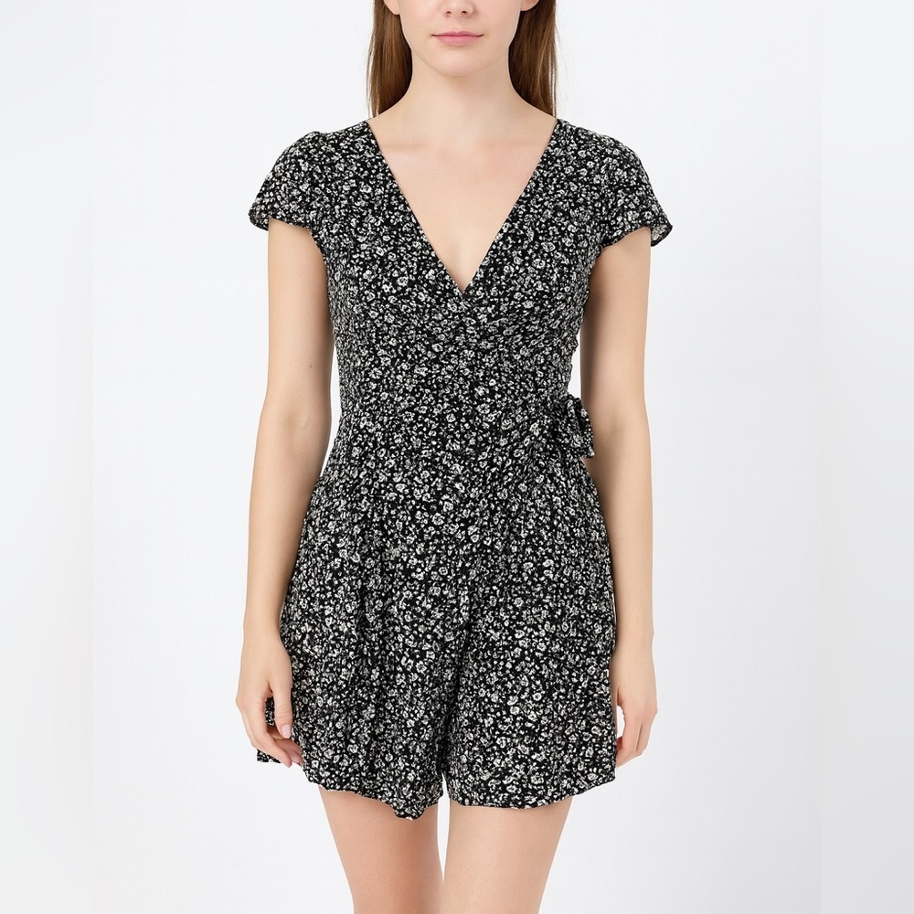 Hollister Black and White Floral Mini Dress